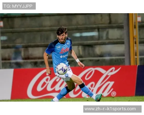 掌握V字过人技巧提升突破能力,足球场上独步风采尽显 掌握V字过人技巧提升突破能力,足球场上独步风采尽显